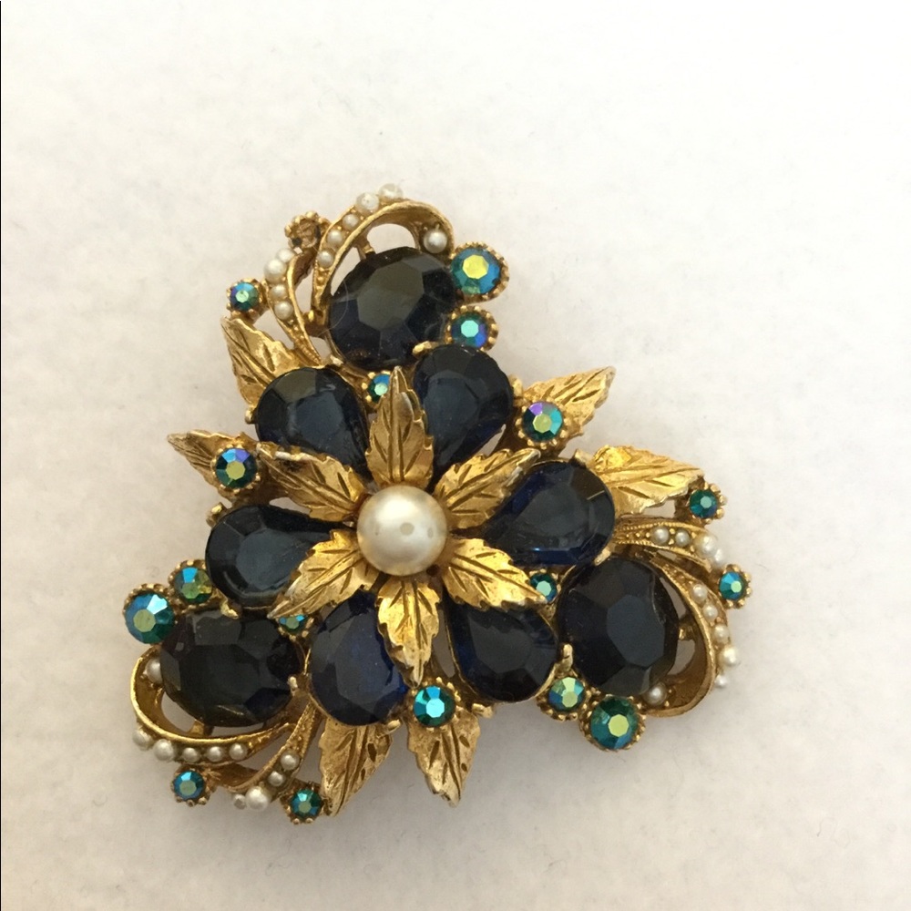 Antique pin or brooch, a truly beautiful piece